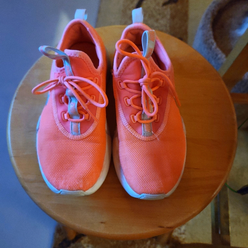 Girls Nikes